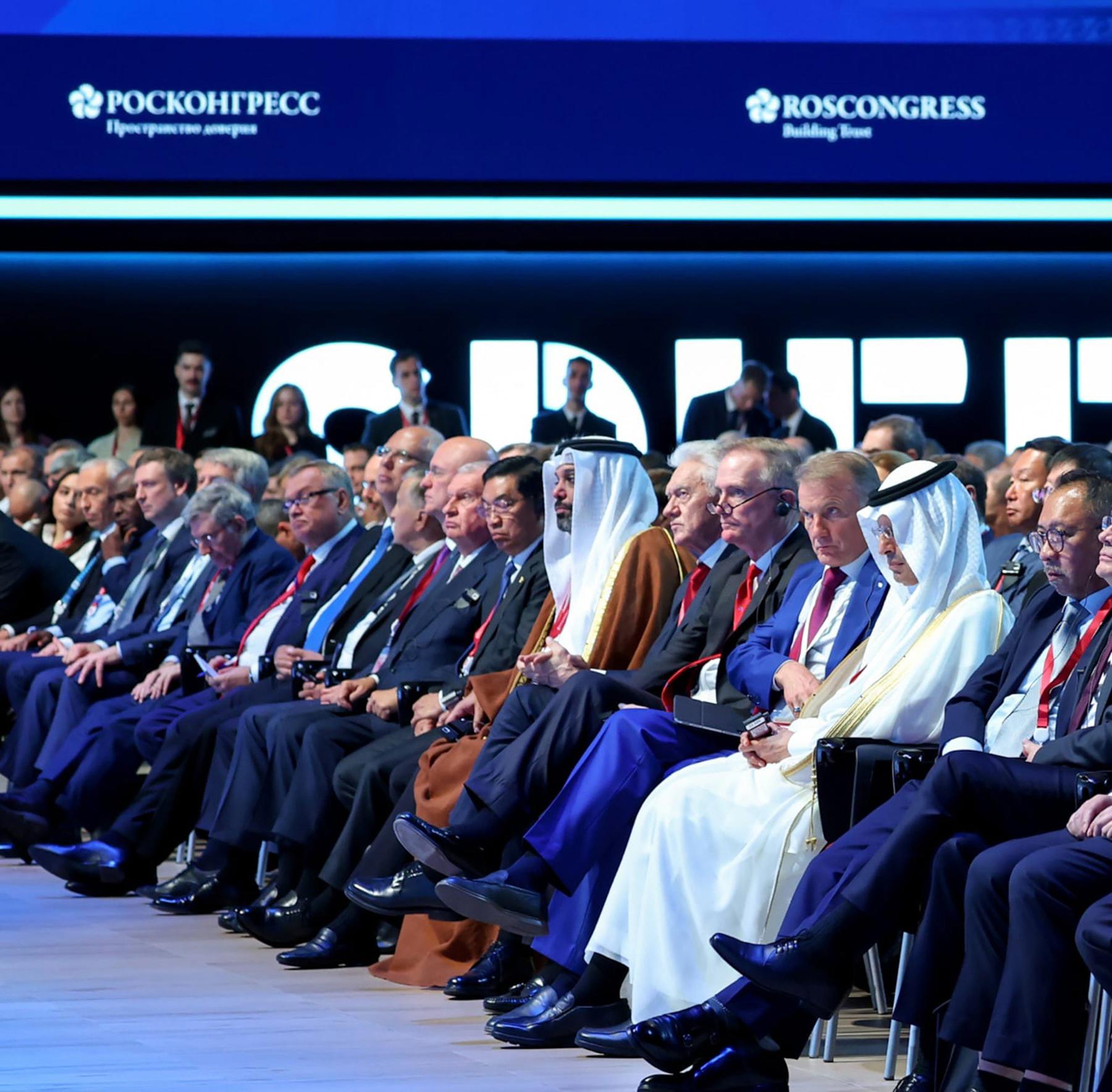 وزير المالية يترأس وفد البحرين في أعمال منتدى سان بطرسبورغ الاقتصادي الدولي 2026 