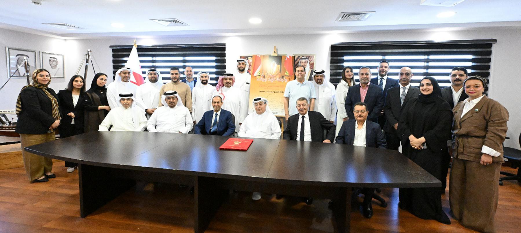 عائلة حسن وحبيب أبناء محمود يجددون العهد لجلالة الملك المعظم 