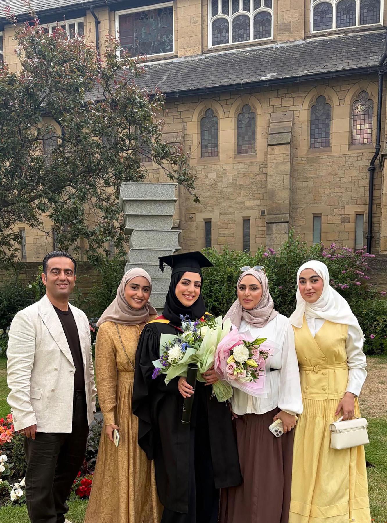 عائلة المعباد تحتفل بتخرج ابنتها رؤيا صلاح المعباد في الهندسة المدنية من جامعة نورثمبريا في نيوكاسل بالمملكة المتحدة