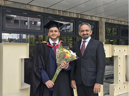 عائلة إبراهيم عبدالوهاب تحتفل بتخرج ابنها نوح في الهندسة الكهربائية والإلكترونية من جامعة نورثمبريا