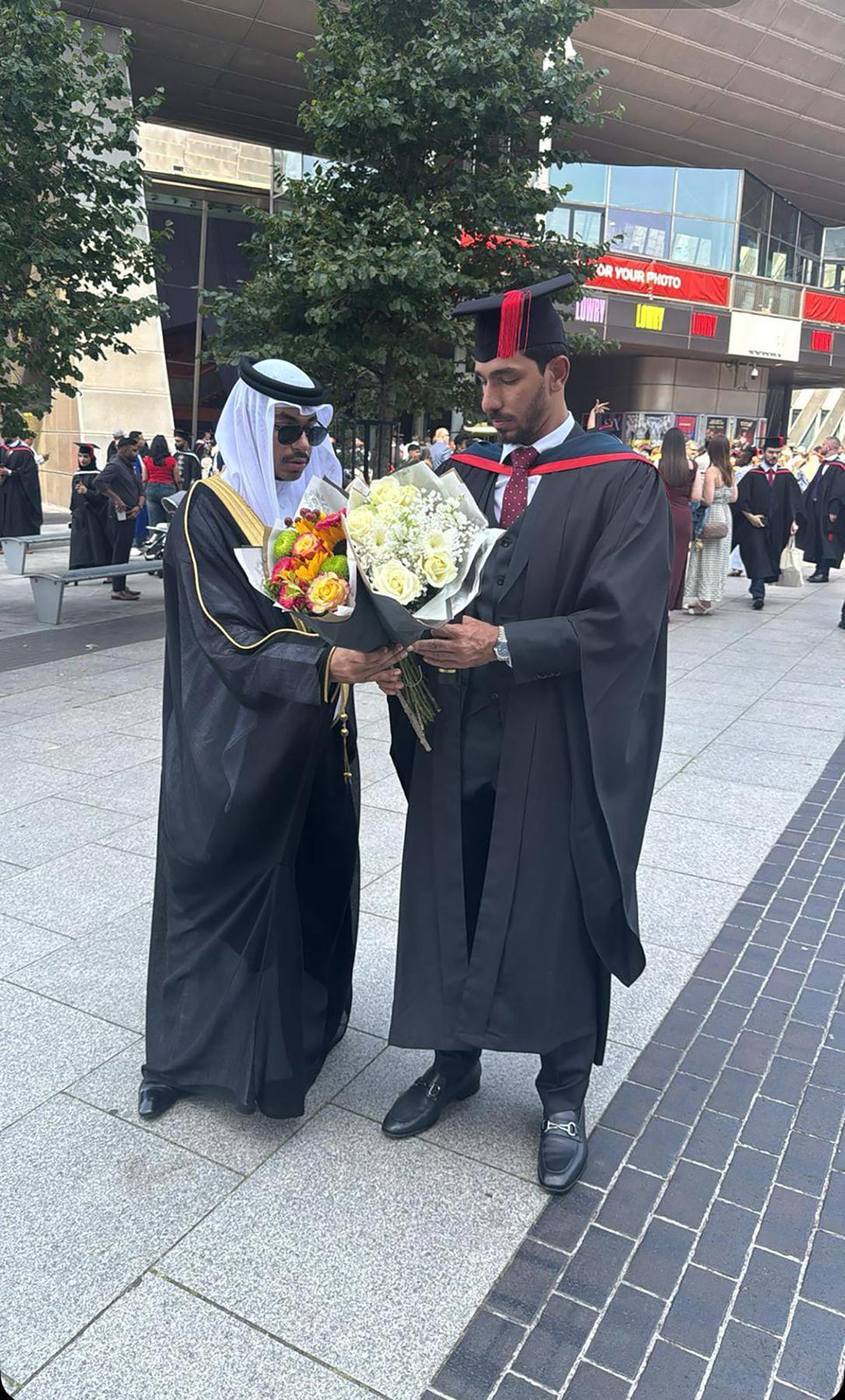 على عبدالله البنخليل يتخرج بامتياز في المحاسبة من جامعة سالفورد مانشستر البريطانية