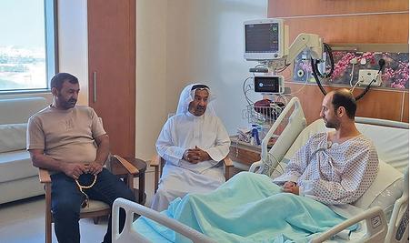 الصورة الرئيسية لمقال: بن جلال يزور النجم الدولي السابق محمد حبيل ويطمئن على حالته الصحية
